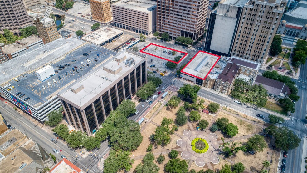 More Photos Of 800 Navarro St, San Antonio Office For Lease