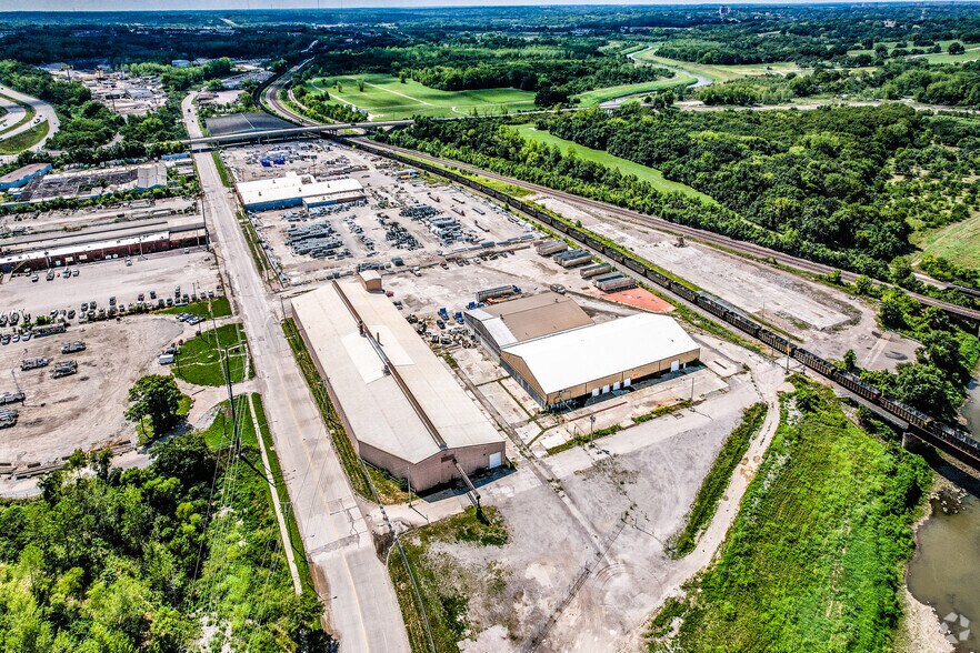 More Photos Of 2100 Manchester Trwy, Kansas City Warehouse For Sale