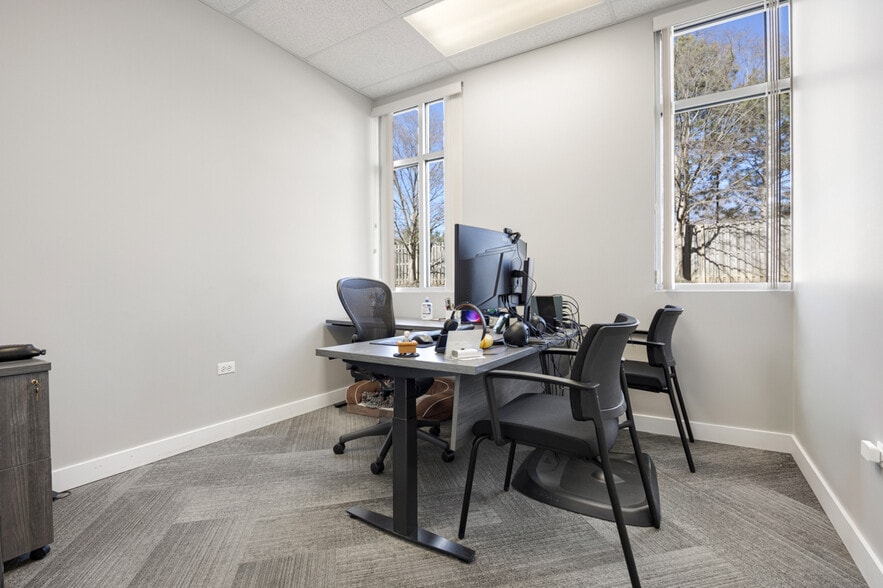 More Photos Of 1256 Waterford Dr, Aurora Medical For Sale