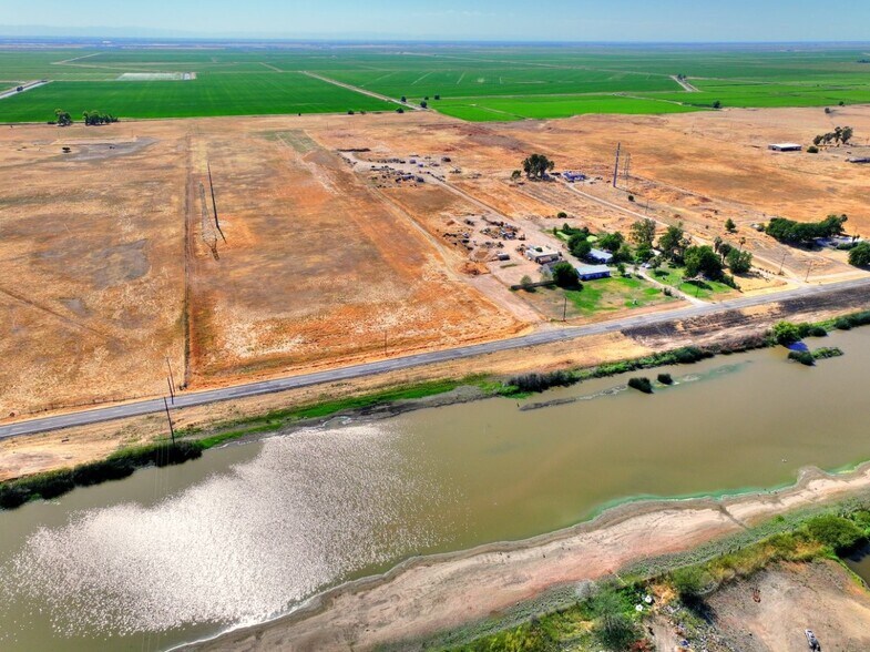 More Photos Of 7301 E Levee Rd, Rio Linda Apartments For Sale