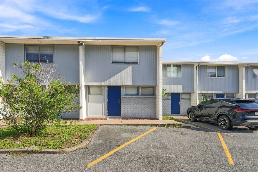 More Photos Of 1010 N Fiske Blvd, Cocoa Apartments For Sale