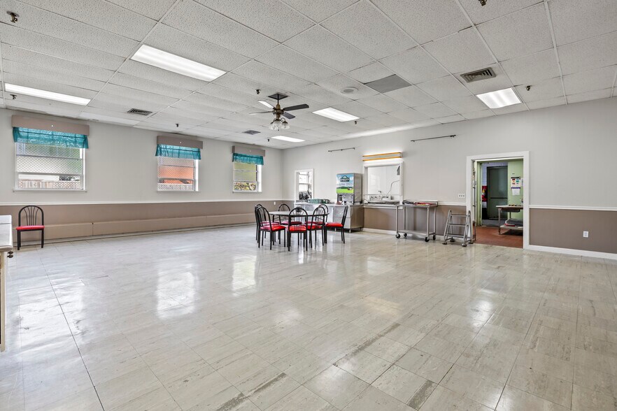 More Photos Of 281 N Main St, Brockton Flex For Sale