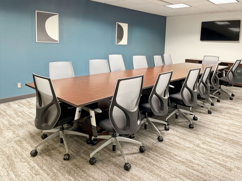 Primary Photo Of 651 Holiday Dr, Pittsburgh Coworking Space