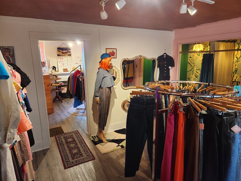 More Photos Of 2612 Kavanaugh Blvd, Little Rock Storefront For Lease