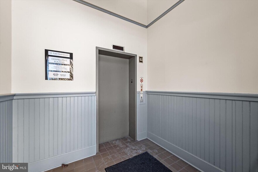 More Photos Of 37-45 E Boscawen St, Winchester Office For Sale