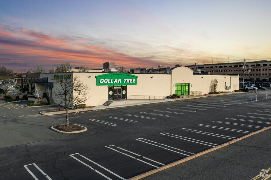 More Photos Of 145 E State Rt 4, Paramus Storefront For Lease