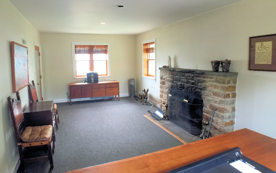 More Photos Of 402 Crain Hwy N, Glen Burnie Office For Sale