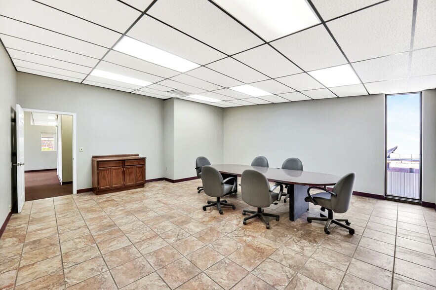 More Photos Of 11209 W Kellogg, Wichita Auto Dealership For Sale