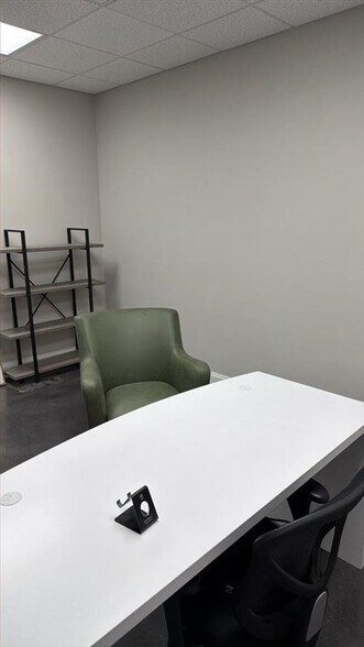More Photos Of 6223 Highland Place Way, Knoxville Office For Lease
