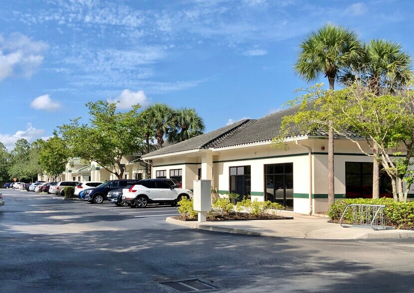 More Photos Of 6400 Davis Blvd, Naples Unknown For Lease