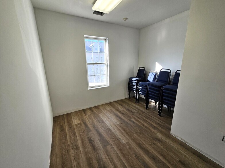 More Photos Of 5 Walter E Foran Blvd, Flemington Medical For Lease