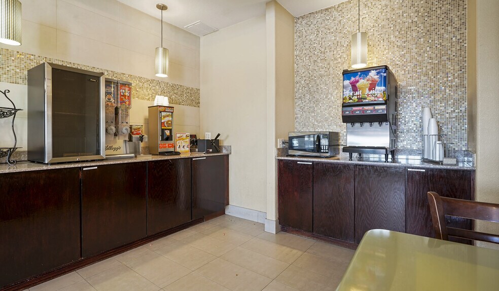 More Photos Of 9041 Brighton Rd, Henderson Hotel For Sale