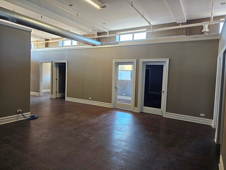More Photos Of 2411 N Clybourn Ave, Chicago Office For Sale