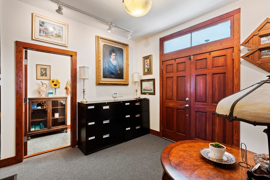 More Photos Of 19 Riberia St, Saint Augustine Office For Sale