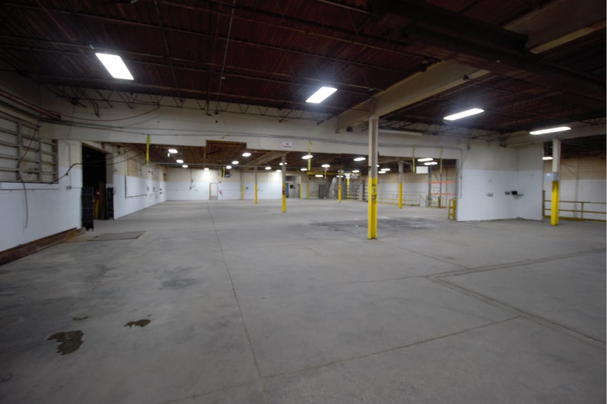 More Photos Of 2025 Brighton Henrietta Town Line Rd, Rochester Manufacturing For Lease