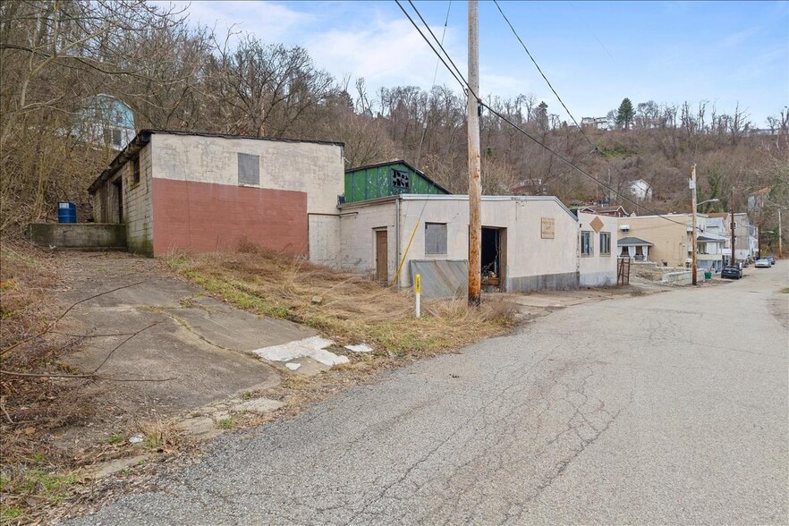 More Photos Of 84 Dawn Ave, Pittsburgh Warehouse For Lease