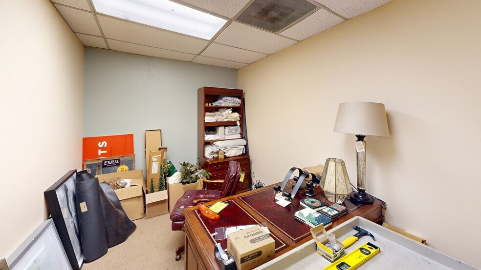 More Photos Of 151 Wolf Rd, Colonie Freestanding For Sale