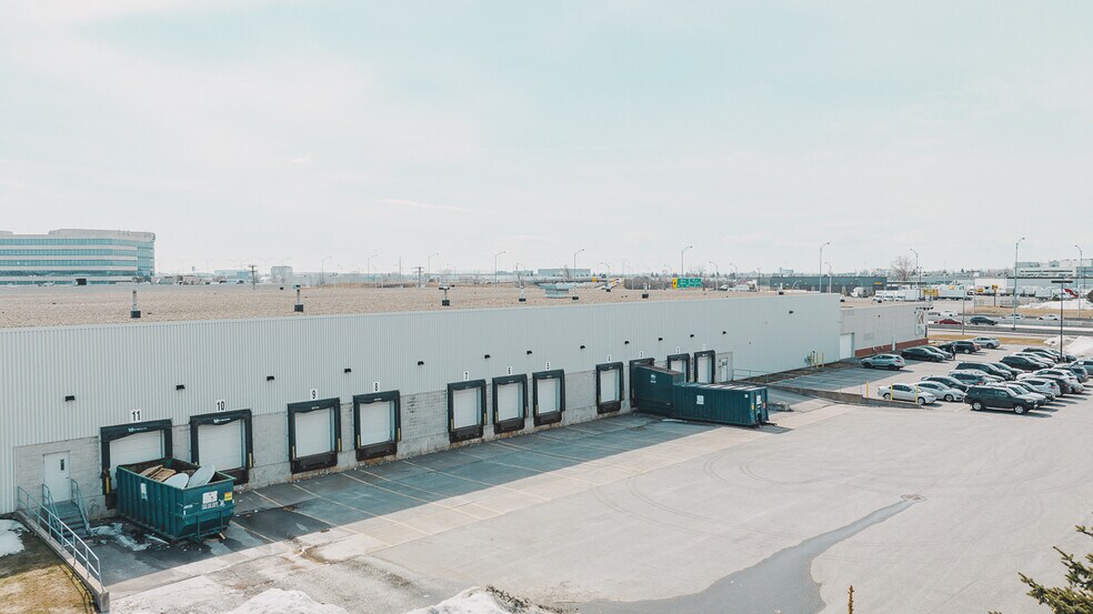 More Photos Of 2555 Boul Pitfield, Montréal Distribution For Lease