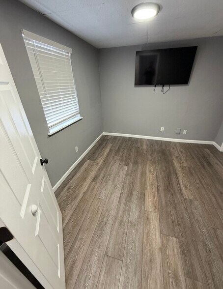 More Photos Of 4437 Tumbleweed Trl, Saint Charles Self Storage For Lease