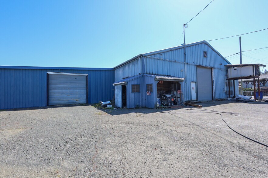 More Photos Of 390 N Front St, Coos Bay Industrial For Sale