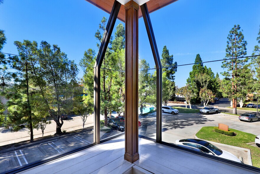 More Photos Of 23276 S Pointe Dr, Laguna Hills Office For Lease