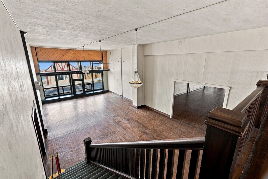 More Photos Of 204 S Broadway, Salisbury Specialty For Sale