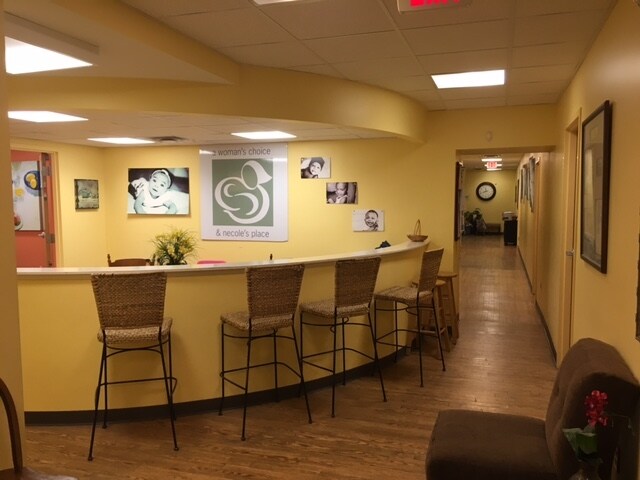 Primary Photo Of 700-706 E Chestnut St, Louisville Medical For Sale