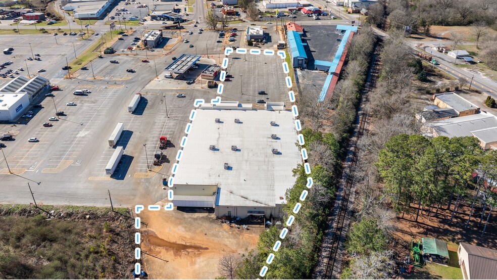 More Photos Of 210 Haynes St, Talladega Freestanding For Sale