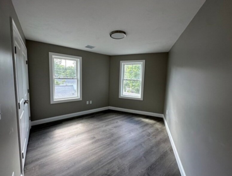 More Photos Of 73-77. Union St, Holbrook Office For Lease