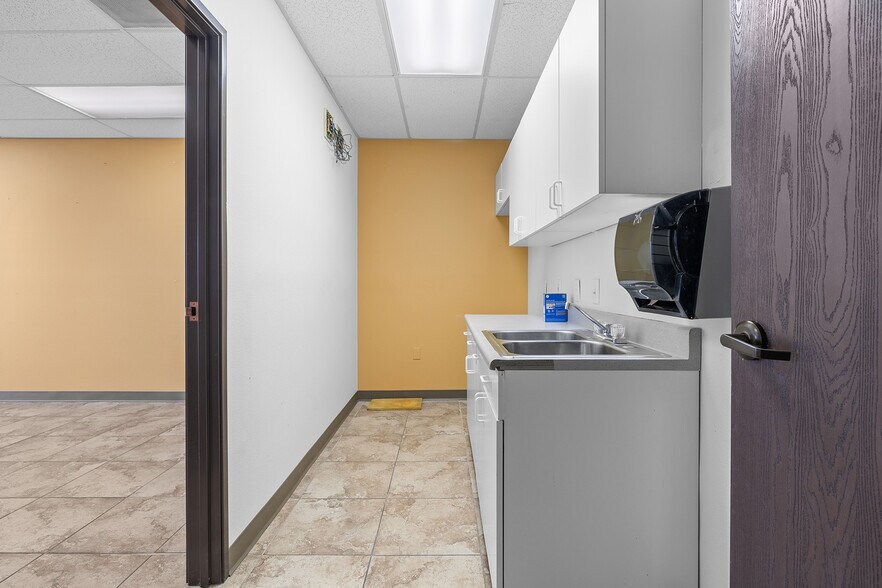 More Photos Of 82632 Highway 111, Indio Office For Sale