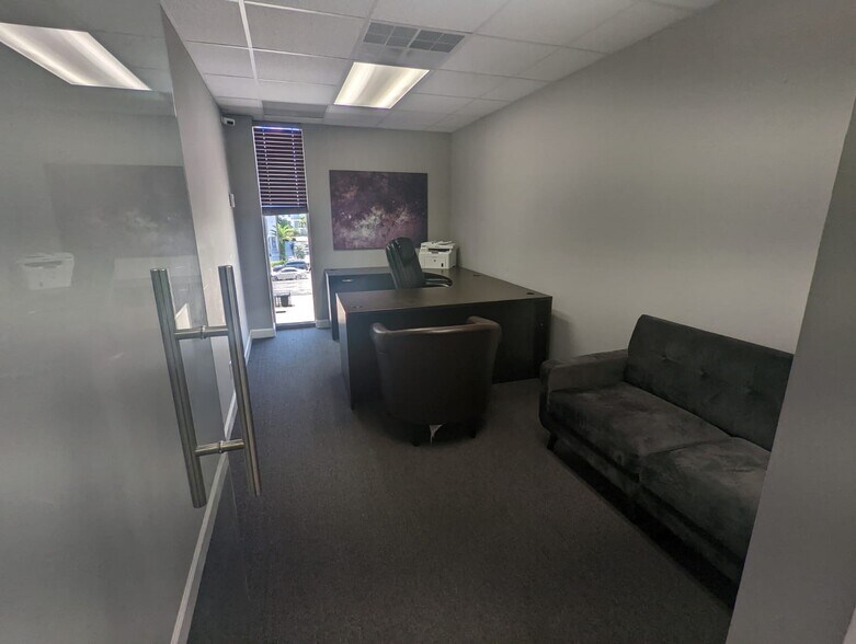 More Photos Of 2131 Hollywood Blvd, Hollywood Office Residential For Lease