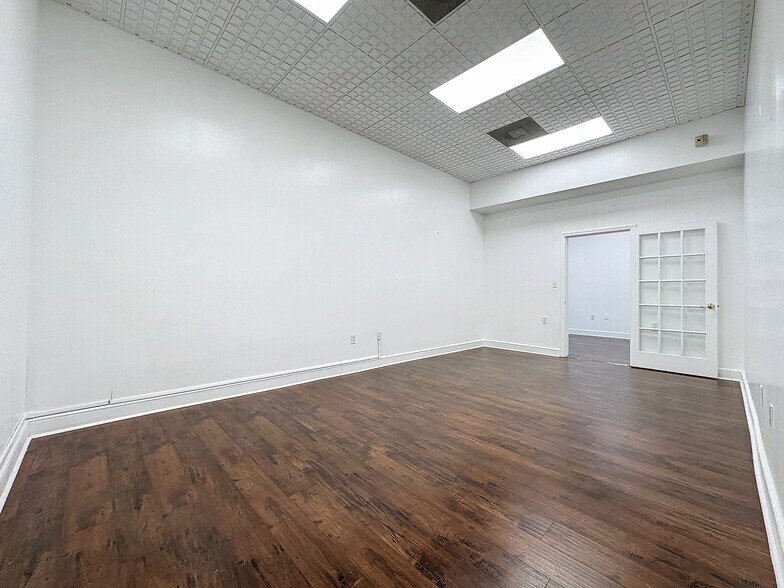 More Photos Of 22 W Monument Ave, Kissimmee Office For Lease