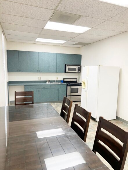 More Photos Of 3211 Auto Plaza, Richmond General Retail For Lease