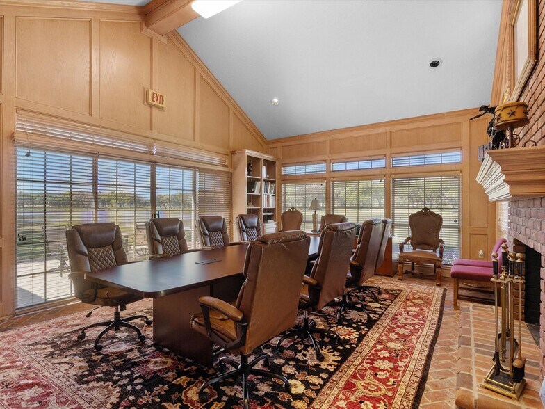 More Photos Of 15400 S US Highway 301, Summerfield Office For Sale