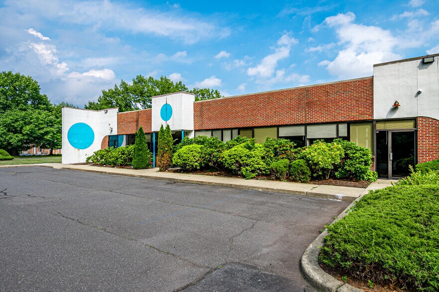 More Photos Of 107 Cedar Grove Ln, Somerset Medical For Lease