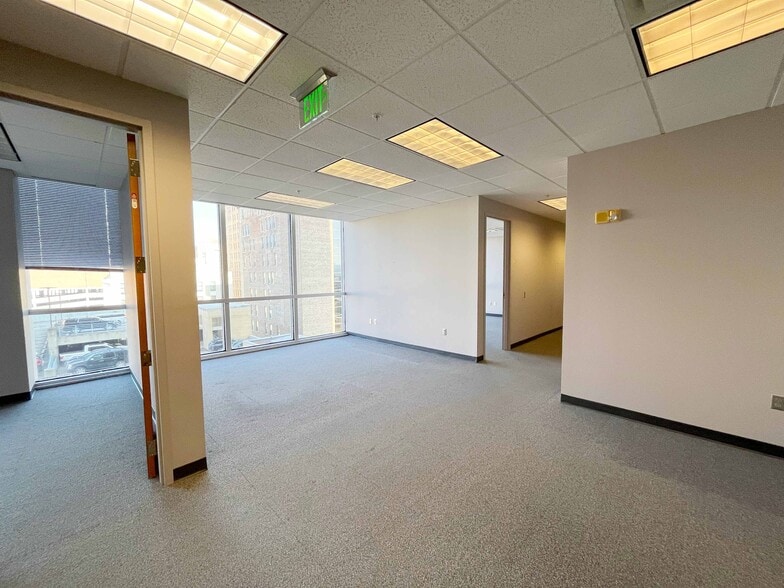 More Photos Of 2 20th St N, Birmingham Office For Lease