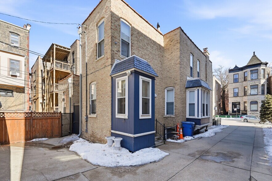 More Photos Of 2424-2428 N Geneva Ter, Chicago Apartments For Sale