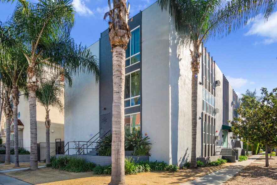 More Photos Of 1010 S Bedford St, Los Angeles Apartments For Sale