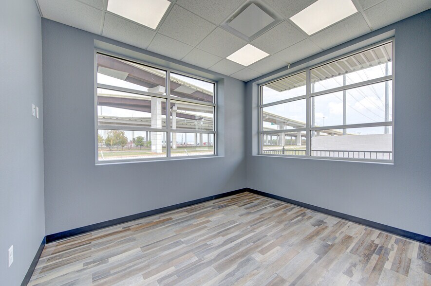 More Photos Of Eddie Dr, Humble Unknown For Lease