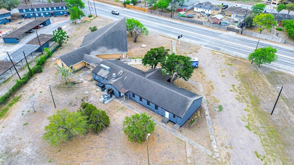 More Photos Of 1120 E Sen Carlos Truan Blvd, Kingsville Restaurant For Sale