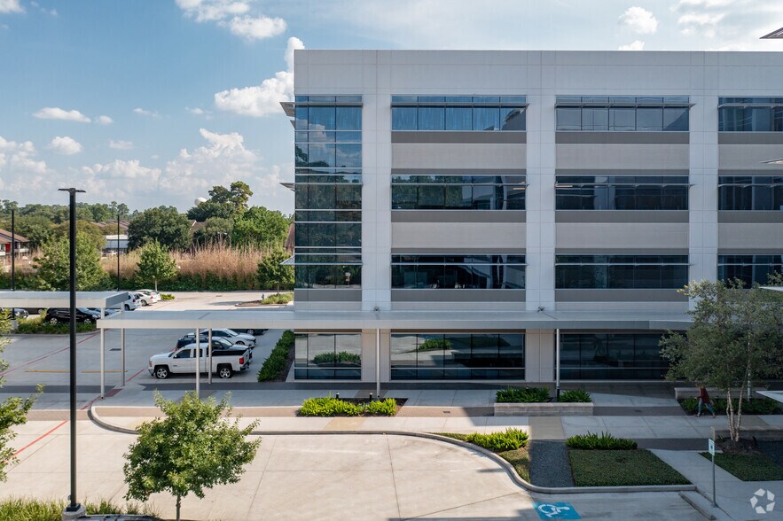 More Photos Of 25700 Interstate 45, Spring Coworking Space