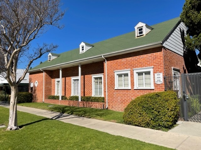 Primary Photo Of 10643-10661 Riverside Dr, North Hollywood Office For Lease