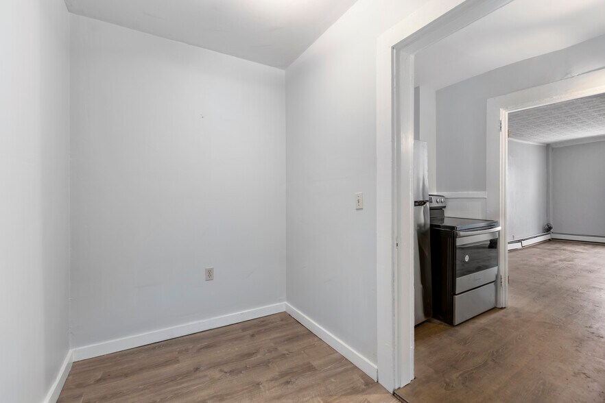 More Photos Of 4 Elm St, Lancaster Apartments For Sale