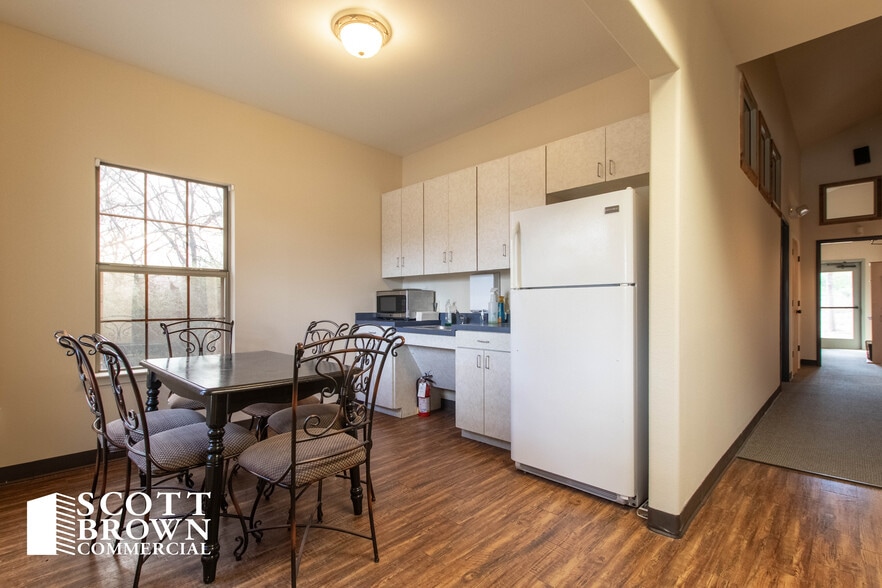 More Photos Of 3204 Colorado Blvd, Denton Medical For Sale