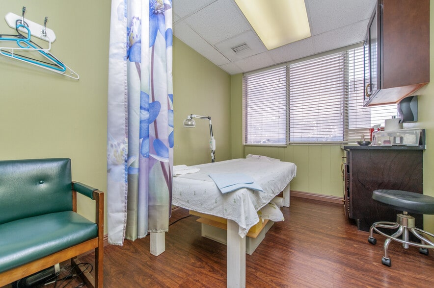 More Photos Of 4305 Torrance Blvd, Torrance Medical For Sale