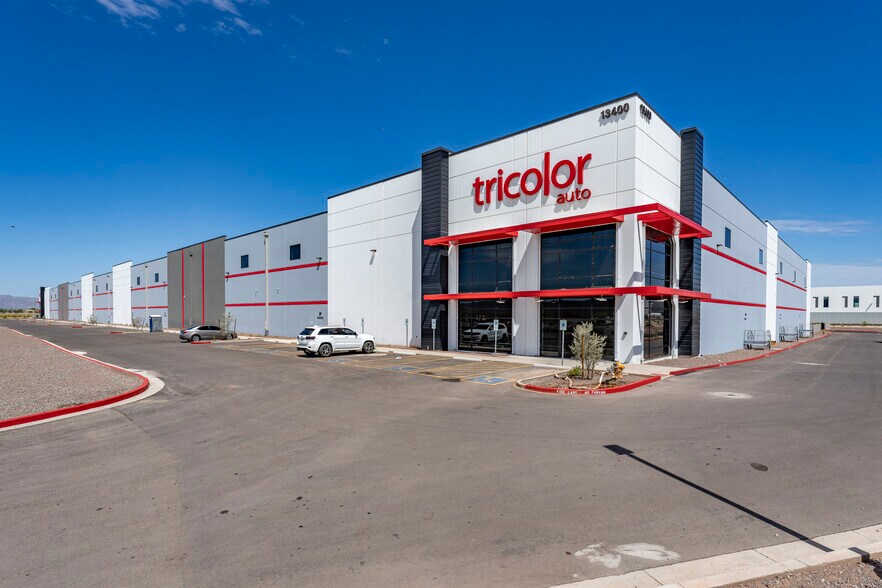 More Photos Of 13400 W Cactus Rd, Surprise Distribution For Sale