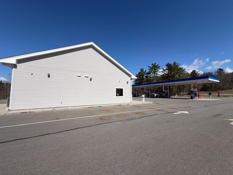 More Photos Of 4 Commerce Way, Milton General Retail For Lease