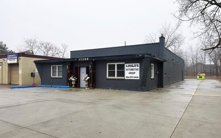 Primary Photo Of 17206 E Thirteen Mile Rd, Roseville Warehouse For Sale