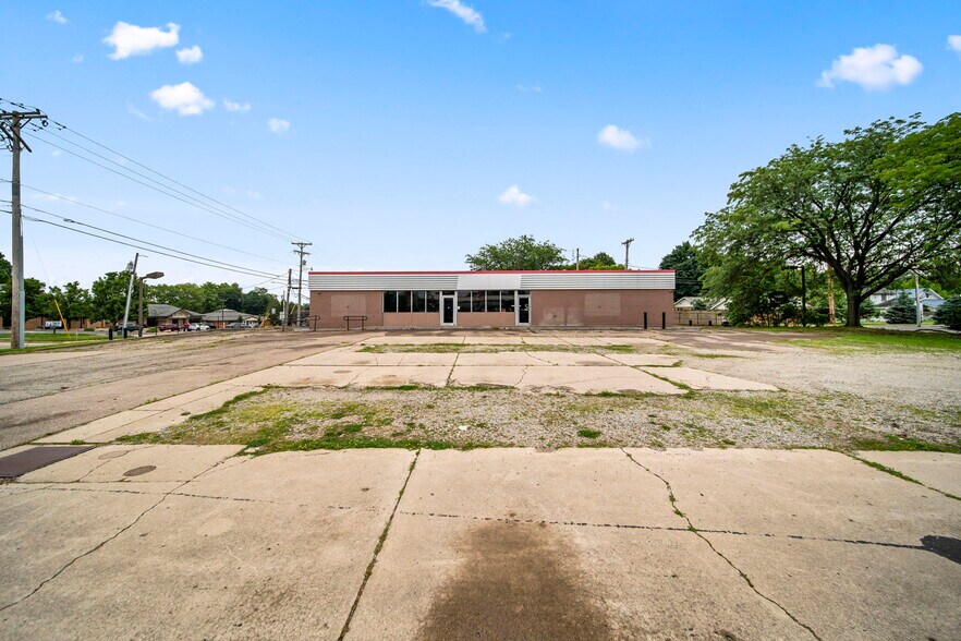 More Photos Of 324 N Main St, New Carlisle Restaurant For Sale