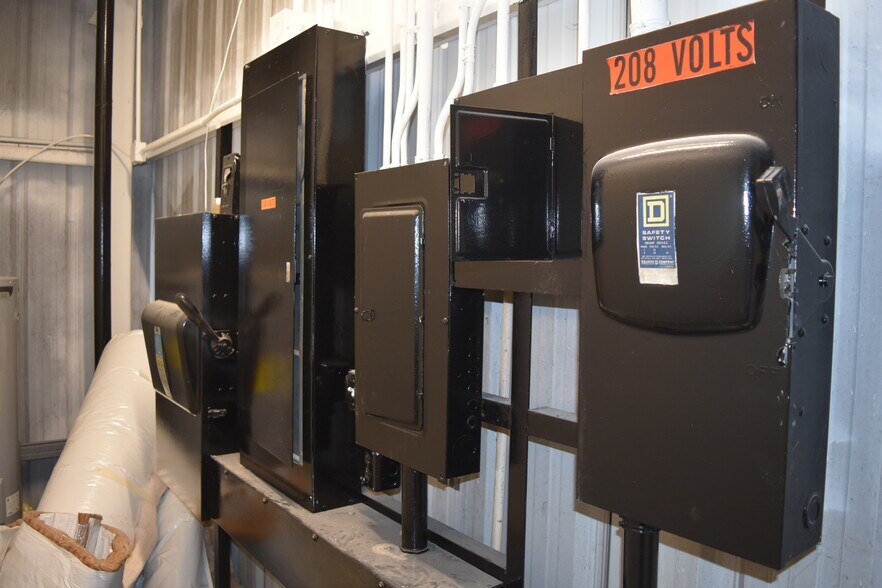 More Photos Of 8998 N 130th Ave, Largo Manufacturing For Sale